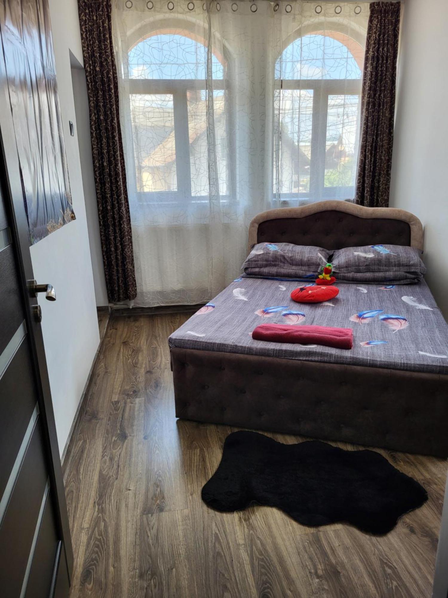 Вилла Casa Raraului Кымпулунг-Молдовенеск Экстерьер фото